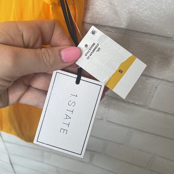 NWT 1.STATE Flutter Sleeve Split Neck Top - Picture 5 of 8